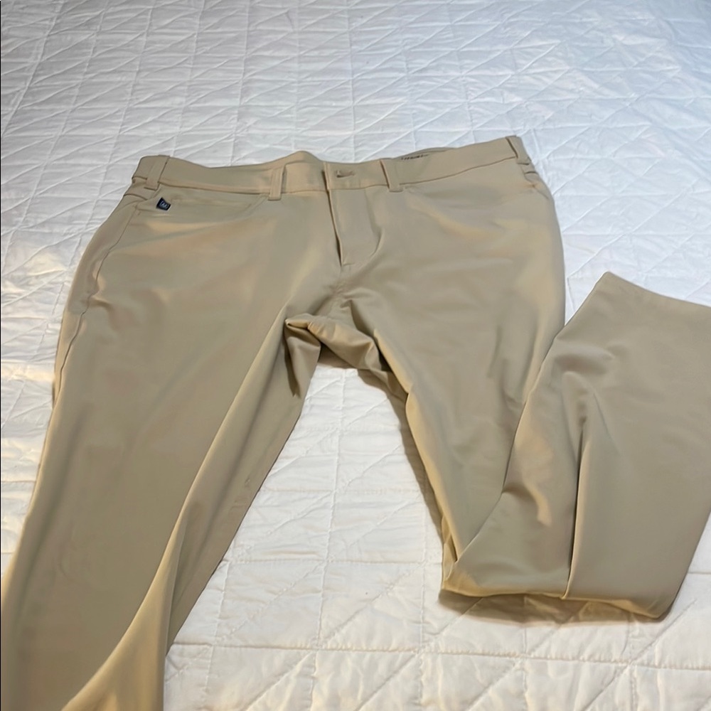Midden + Main Slim Tan Pants 34x32
